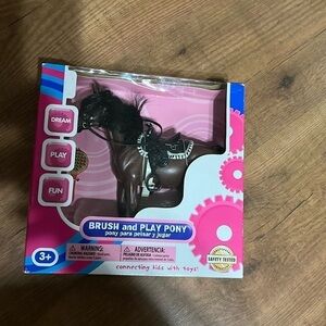 “BRUSH AND PLAY PONY” American Paint Horse Age 3+ Pony Grooming
